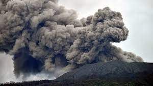 ज्वालामुखी विस्फोट के बाद 11 पर्वतारोहियों की मौत