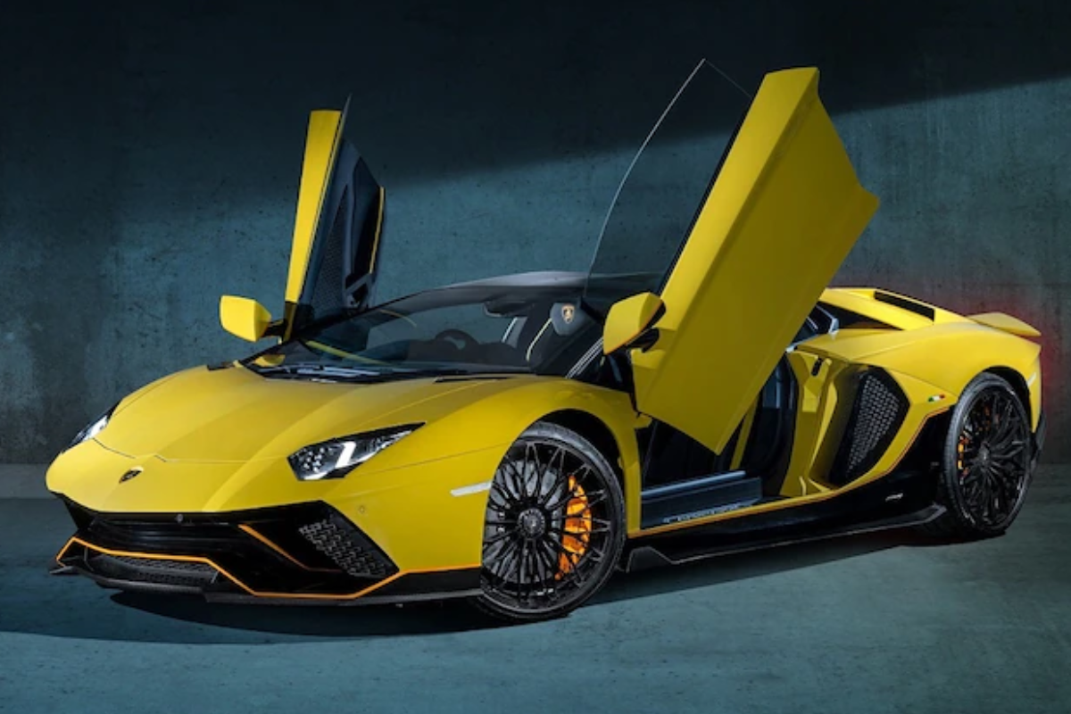 विदेश से आयातित कारें होंगी महंगी विदेश से आयातित कारें होंगी महंगी