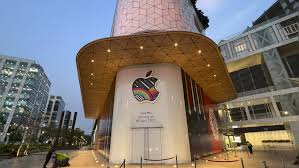 एप्पल ने नोएडा में खोला अपना नया स्टोर, भारत में खुदरा विस्तार पर नजर एप्पल ने नोएडा में खोला अपना नया स्टोर, भारत में खुदरा विस्तार पर नजर