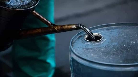 पश्चिम एशिया संकट के बीच भारत के पास छह से आठ सप्ताह का कच्चा तेल भंडार: सरकारी सूत्र पश्चिम एशिया संकट के बीच भारत के पास छह से आठ सप्ताह का कच्चा तेल भंडार: सरकारी सूत्र