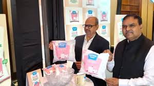 मदर डेयरी ने पेश किया मिट्टी में विघटित होने वाला दूध का पाउच मदर डेयरी ने पेश किया मिट्टी में विघटित होने वाला दूध का पाउच
