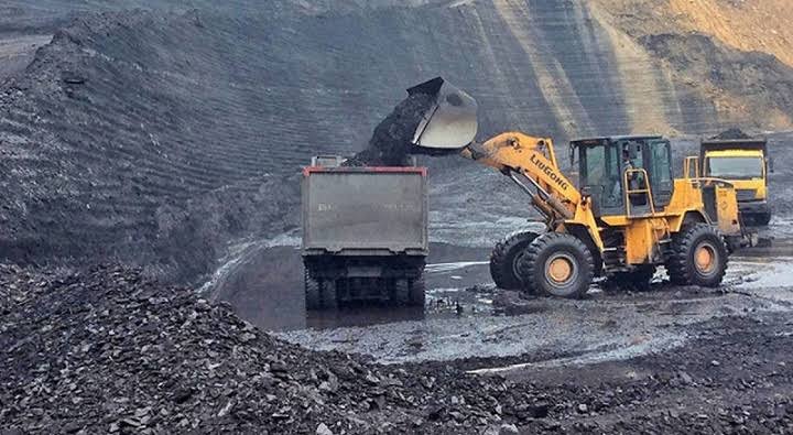 कोल इंडिया ने लौह अयस्क खनन में रखा कदम, ओडिशा में मिला एक ब्लॉक कोल इंडिया ने लौह अयस्क खनन में रखा कदम, ओडिशा में मिला एक ब्लॉक
