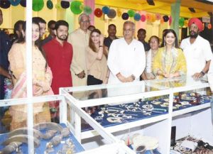 मुख्यमंत्री बघेल ने लक्स बुटिक प्रदर्शनी का किया शुभारंभ 