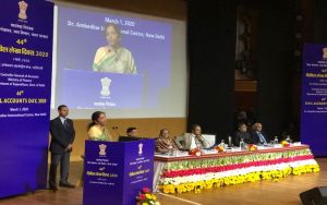   वित्तमंत्री ने  लोक लेखाकारों से नई तकनीक के इस्तेमाल पर जोर दिया