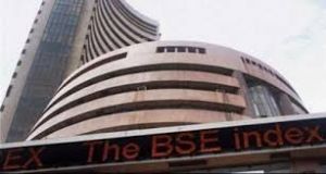  सेंसेक्स दो हजार नौ सौ 19 अंक लुढ़का, निफ्टी में भी 868 अंकों की गिरावट