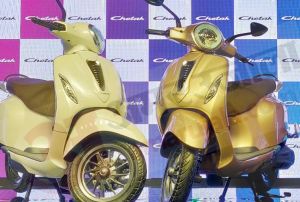  बजाज ऑटो ने नागपुर में अपने इलेक्ट्रिक स्कूटर चेतक की बुकिंग शुरू की