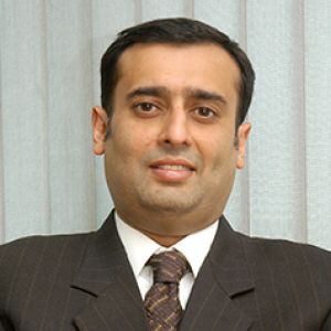  डाबर के अमित बर्मन का लंदन में ऑपरेशन