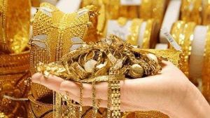  सोना-चांदी की कीमतें हुई कम....जानें नया रेट