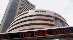  सेंसेक्स 56,000 अंक के स्तर को पार करने के बाद फिसला, 163 अंक नीचे आया