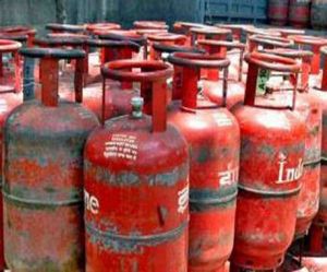 रसोई गैस की कीमत में 25 रुपये प्रति सिलेंडर की बढ़ोतरी