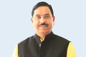सरकार बिजली उत्पादों को कोयले की आपूर्ति बढ़ाकर 20 लाख टन प्रतिदिन करने का प्रयास कर रही है: जोशी