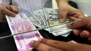 रुपया 65 पैसे की गिरावट के साथ 82.73 प्रति डॉलर पर
