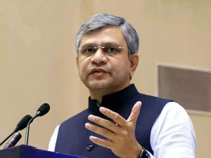 भारत में 4जी/5जी तकनीक तैयार, देश तीन साल में बन जाएगा दूरसंचार प्रौद्योगकी निर्यातक: वैष्णव