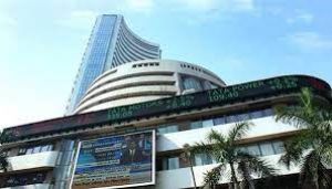  शेयर बाजार में लगातार दूसरे दिन गिरावट, सेंसेक्स 372 अंक और टूटा