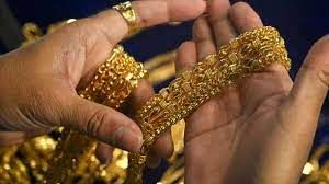सोना 105 रुपये टूटा, चांदी 255 रुपये फिसली, जानें आज का भाव