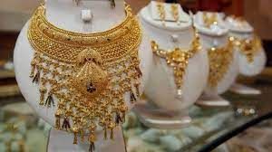 सोना 350 रुपये टूटा, चांदी 750 रुपये फिसली