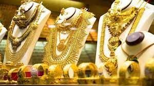  सोने में 200 रुपये की गिरावट, चांदी स्थिर