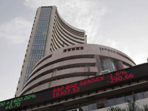 सेंसेक्स ने छुआ 70 हजार का आंकड़ा, 103 अंक ऊपर बंद हुआ; PSB शेयर चमके