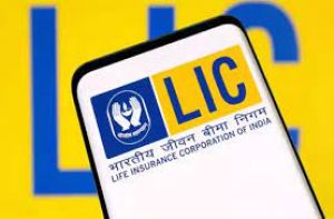 एलआईसी को 806 करोड़ रुपये का जीएसटी नोटिस मिला