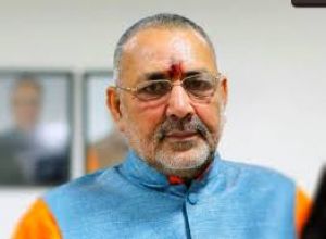 पीएलआई योजना के दायरे में परिधान क्षेत्र को भी लाने पर विचारः कपड़ा मंत्री