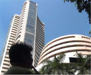 शेयर बाजार में गिरावट! सेंसेक्स 230 अंक टूटा, निफ्टी 25 हजार के नीचे फिसला