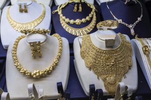 सोने की कीमत 2026 तक 1.5 लाख रुपए प्रति 10 ग्राम तक पहुंच सकती है: रिपोर्ट सोने की कीमत 2026 तक 1.5 लाख रुपए प्रति 10 ग्राम तक पहुंच सकती है: रिपोर्ट