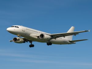 घरेलू हवाई यात्रा के बढ़ते किरायों पर सुप्रीम कोर्ट सख्त,  नोटिस जारी करते हुए चार हफ्तों के भीतर जवाब देने को कहा 