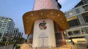 एप्पल ने नोएडा में खोला अपना नया स्टोर, भारत में खुदरा विस्तार पर नजर एप्पल ने नोएडा में खोला अपना नया स्टोर, भारत में खुदरा विस्तार पर नजर