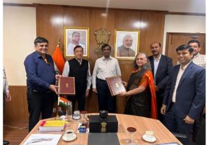 महिंद्रा समूह  भी पुराने ट्रकों और बसों को बदलने पर छूट प्रदान करने वाली  केंद्र की योजना में शामिल 