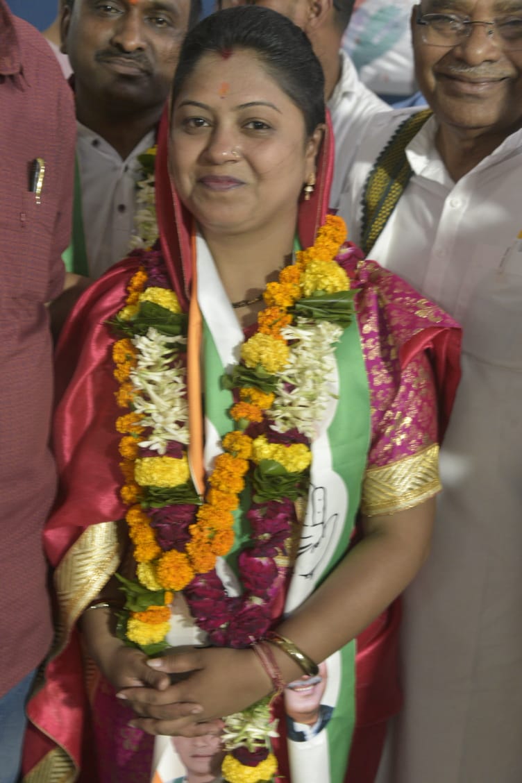 दुर्ग के वार्ड 42 से प्रीति गीते और अहिवारा के वार्ड 14 से मीना जोशी विजयी हुए दुर्ग के वार्ड 42 से प्रीति गीते और अहिवारा के वार्ड 14 से मीना जोशी विजयी हुए