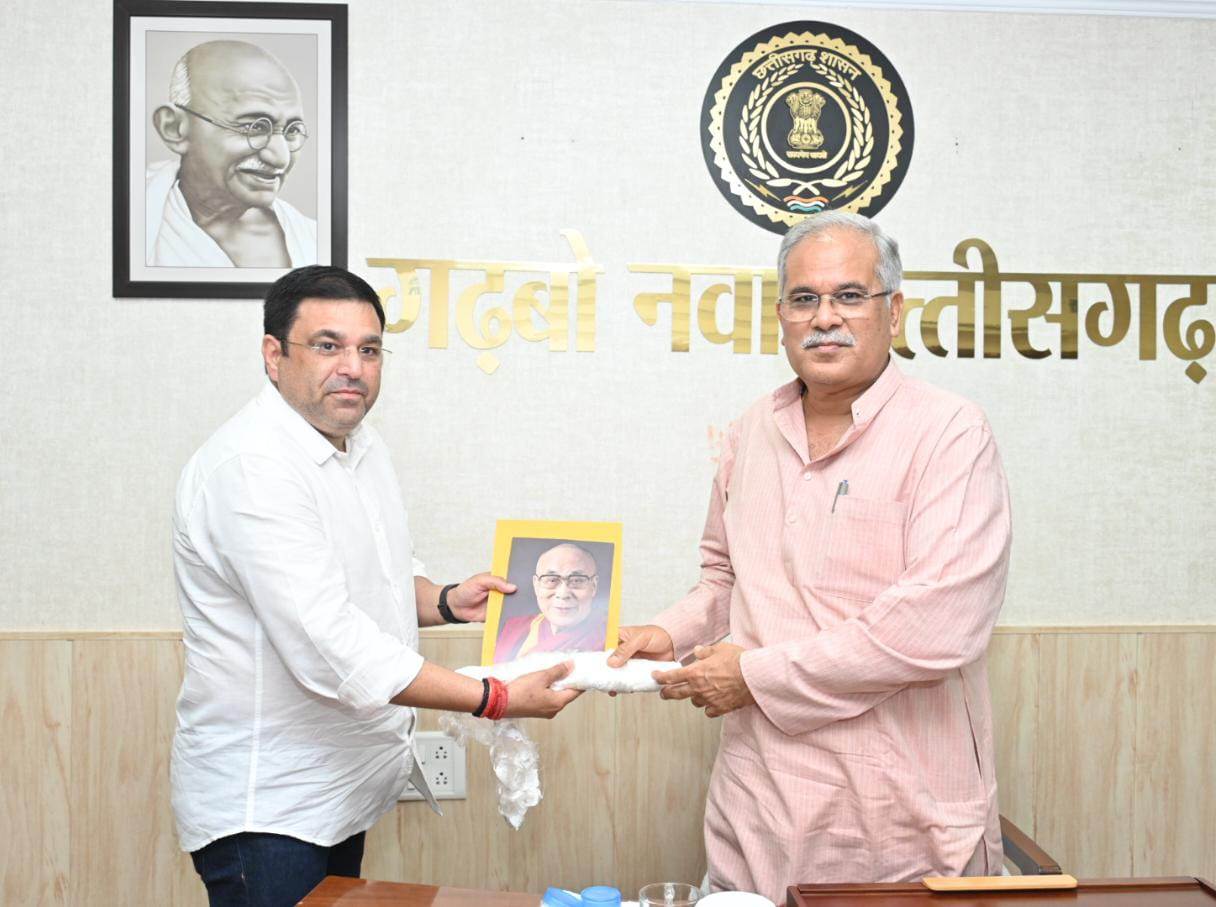 मुख्यमंत्री से सिरपुर विशेष क्षेत्र विकास प्राधिकरण के अध्यक्ष श्री जग्गी ने की सौजन्य मुलाकात मुख्यमंत्री से सिरपुर विशेष क्षेत्र विकास प्राधिकरण के अध्यक्ष श्री जग्गी ने की सौजन्य मुलाकात