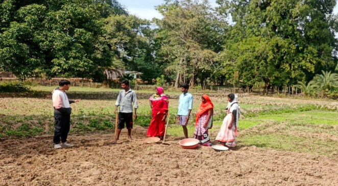 मनरेगा से संपन्नता की कहानी गढ़ रहा मोतीराम मनरेगा से संपन्नता की कहानी गढ़ रहा मोतीराम