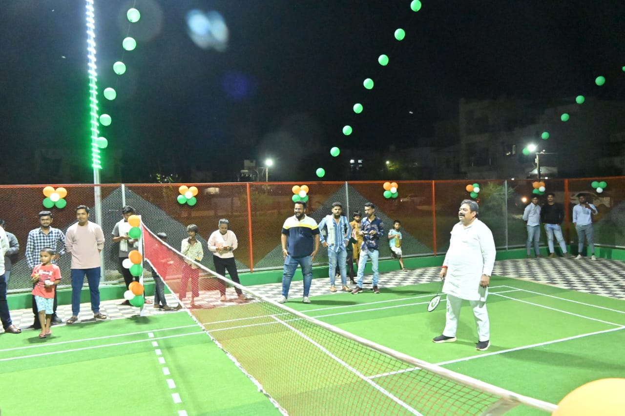 आनंद विहार में निर्मित बैडमिंटन कोर्ट का महापौर नीरज पाल ने किया लोकार्पण, खेल सुविधाओं का हो रहा है विस्तार आनंद विहार में निर्मित बैडमिंटन कोर्ट का महापौर नीरज पाल ने किया लोकार्पण, खेल सुविधाओं का हो रहा है विस्तार