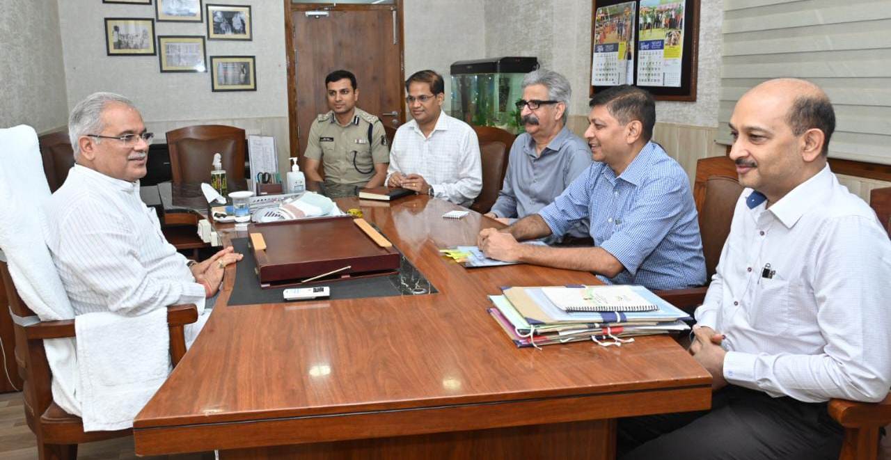 प्रधानमंत्री के प्रवास की तैयारियों को लेकर मुख्यमंत्री ने की समीक्षा प्रधानमंत्री के प्रवास की तैयारियों को लेकर मुख्यमंत्री ने की समीक्षा