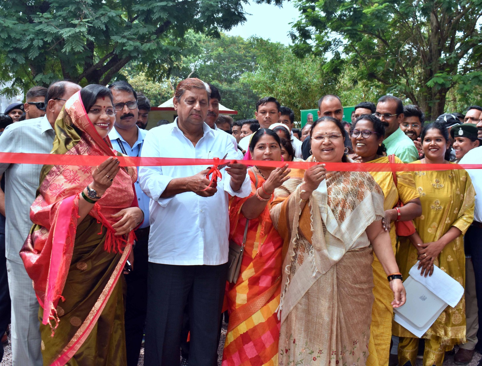 प्रभारी मंत्री ने किया बालोद में पर्यावरण पार्क का शुभारंभ प्रभारी मंत्री ने किया बालोद में पर्यावरण पार्क का शुभारंभ