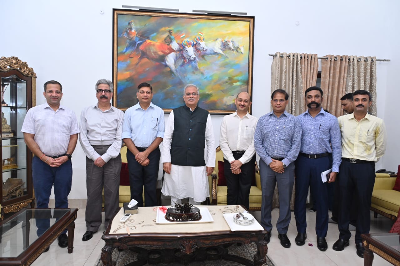 राष्ट्रपति-उपराष्ट्रपति, प्रधानमंत्री, राज्यपाल, प्रियंका गांधी ने सीएम भूपेश बघेल को जन्मदिन पर दी बधाइयां ... राष्ट्रपति-उपराष्ट्रपति, प्रधानमंत्री, राज्यपाल, प्रियंका गांधी ने सीएम भूपेश बघेल को जन्मदिन पर दी बधाइयां ...