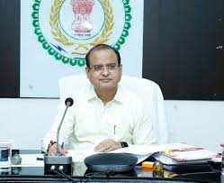 कलेक्टर तारन प्रकाश सिन्हा ने की चिटफंड संचालकों के विरुद्ध कड़ी कार्यवाही कलेक्टर तारन प्रकाश सिन्हा ने की चिटफंड संचालकों के विरुद्ध कड़ी कार्यवाही