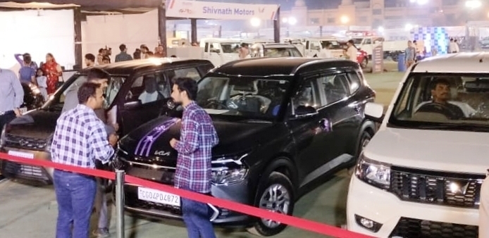 छत्तीसगढ़ में गांव, शहर और बाजार हुए गुलजार : मोटरयानों के पंजीयन में 38 प्रतिशत की वृद्धि छत्तीसगढ़ में गांव, शहर और बाजार हुए गुलजार : मोटरयानों के पंजीयन में 38 प्रतिशत की वृद्धि