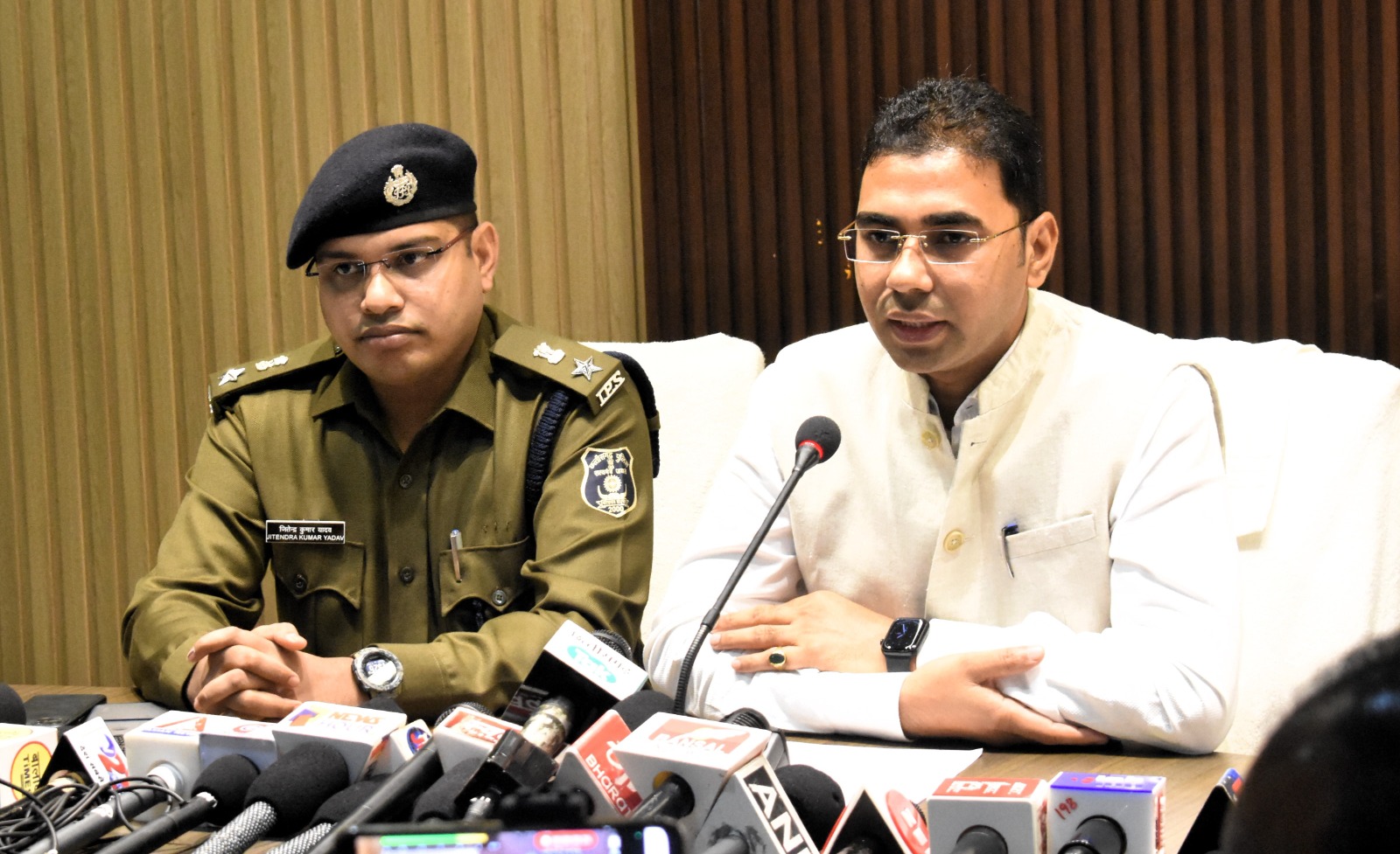 बालोद जिले में सफलतापूर्वक मतगणना संपन्न कराने सभी तैयारियां पूर्ण बालोद जिले में सफलतापूर्वक मतगणना संपन्न कराने सभी तैयारियां पूर्ण