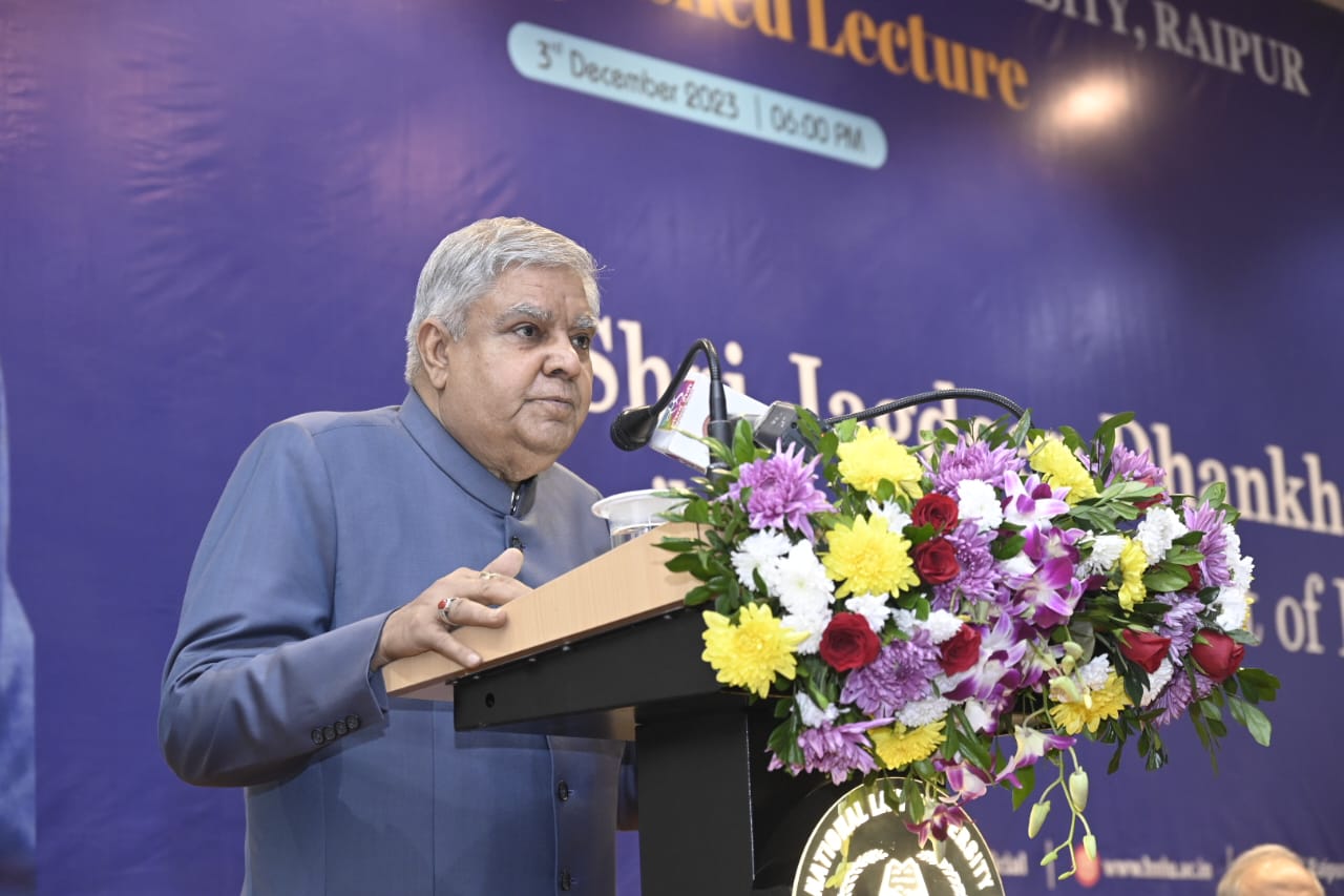 मैंने मोदी को युगपुरुष क्यों कहा क्योंकि उन्होंने देश को समावेशी, महत्वाकांक्षी, कार्य उन्मुख निर्णायक नेतृत्व दिया है-उपराष्ट्रपति मैंने मोदी को युगपुरुष क्यों कहा क्योंकि उन्होंने देश को समावेशी, महत्वाकांक्षी, कार्य उन्मुख निर्णायक नेतृत्व दिया है-उपराष्ट्रपति