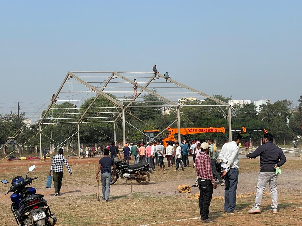 मुख्यमंत्री के शपथ ग्रहण समारोह की तैयारियाँ जोरो पर मुख्यमंत्री के शपथ ग्रहण समारोह की तैयारियाँ जोरो पर