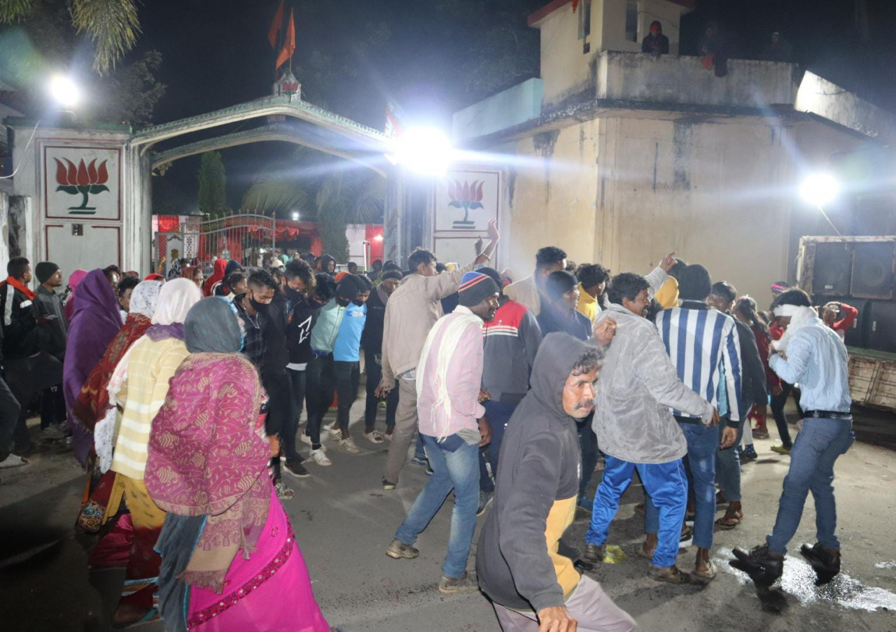 मुख्यमंत्री विष्णुदेव साय के गृह ग्राम में दीपावली जैसा माहौल मुख्यमंत्री विष्णुदेव साय के गृह ग्राम में दीपावली जैसा माहौल