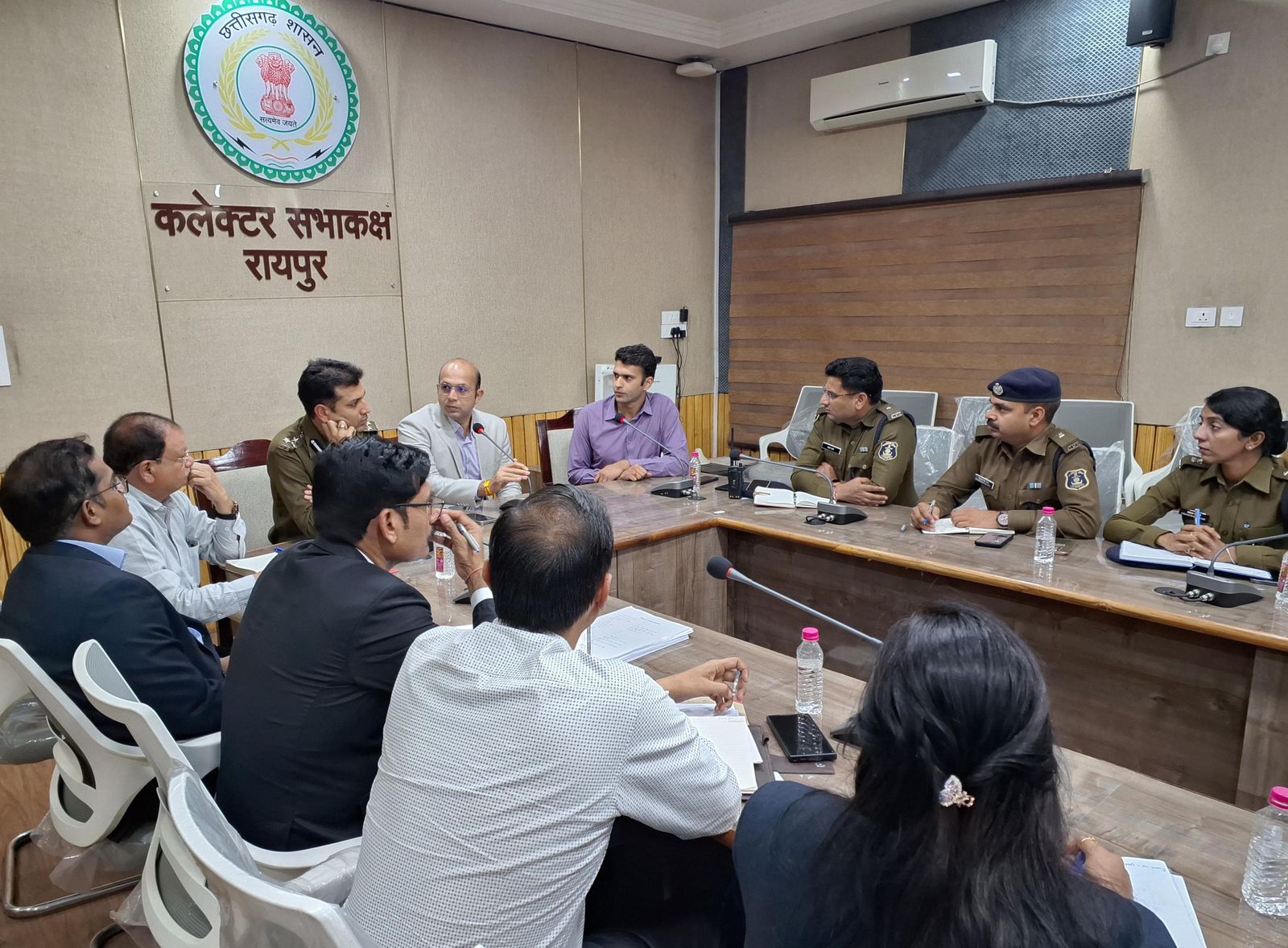 अतिक्रमण हटाने के बाद भी राजस्व अमला रखे नजर, ताकि दोबारा ना हो अवैध कब्जा अतिक्रमण हटाने के बाद भी राजस्व अमला रखे नजर, ताकि दोबारा ना हो अवैध कब्जा