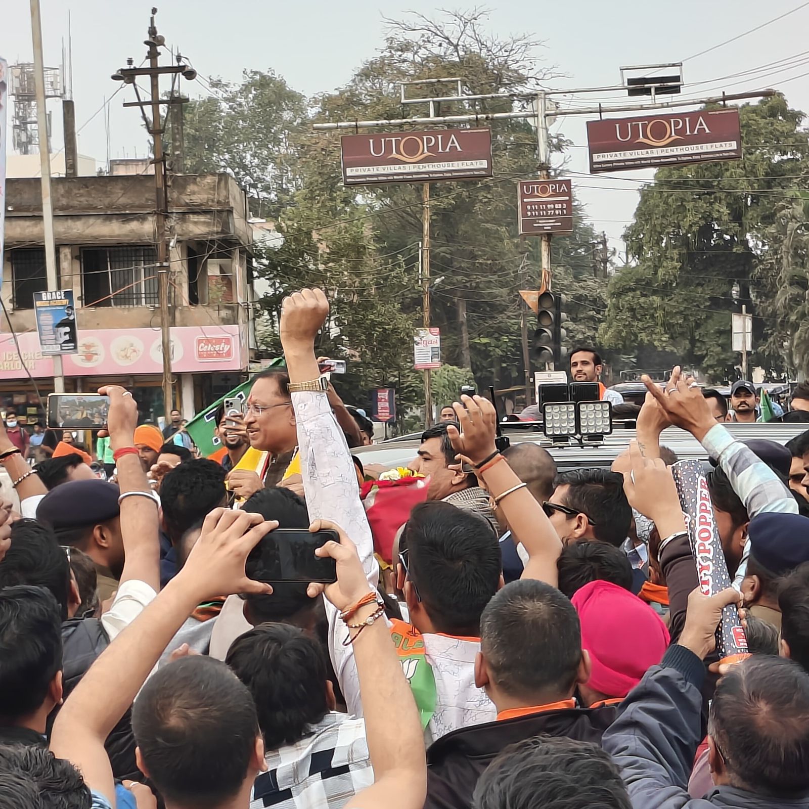 मुख्यमंत्री श्री साय का चौक-चौराहों पर भव्य स्वागत मुख्यमंत्री श्री साय का चौक-चौराहों पर भव्य स्वागत