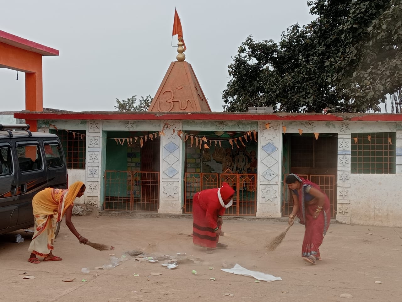 जिले में चलाई जा रही स्वच्छता अभियान जिले में चलाई जा रही स्वच्छता अभियान
