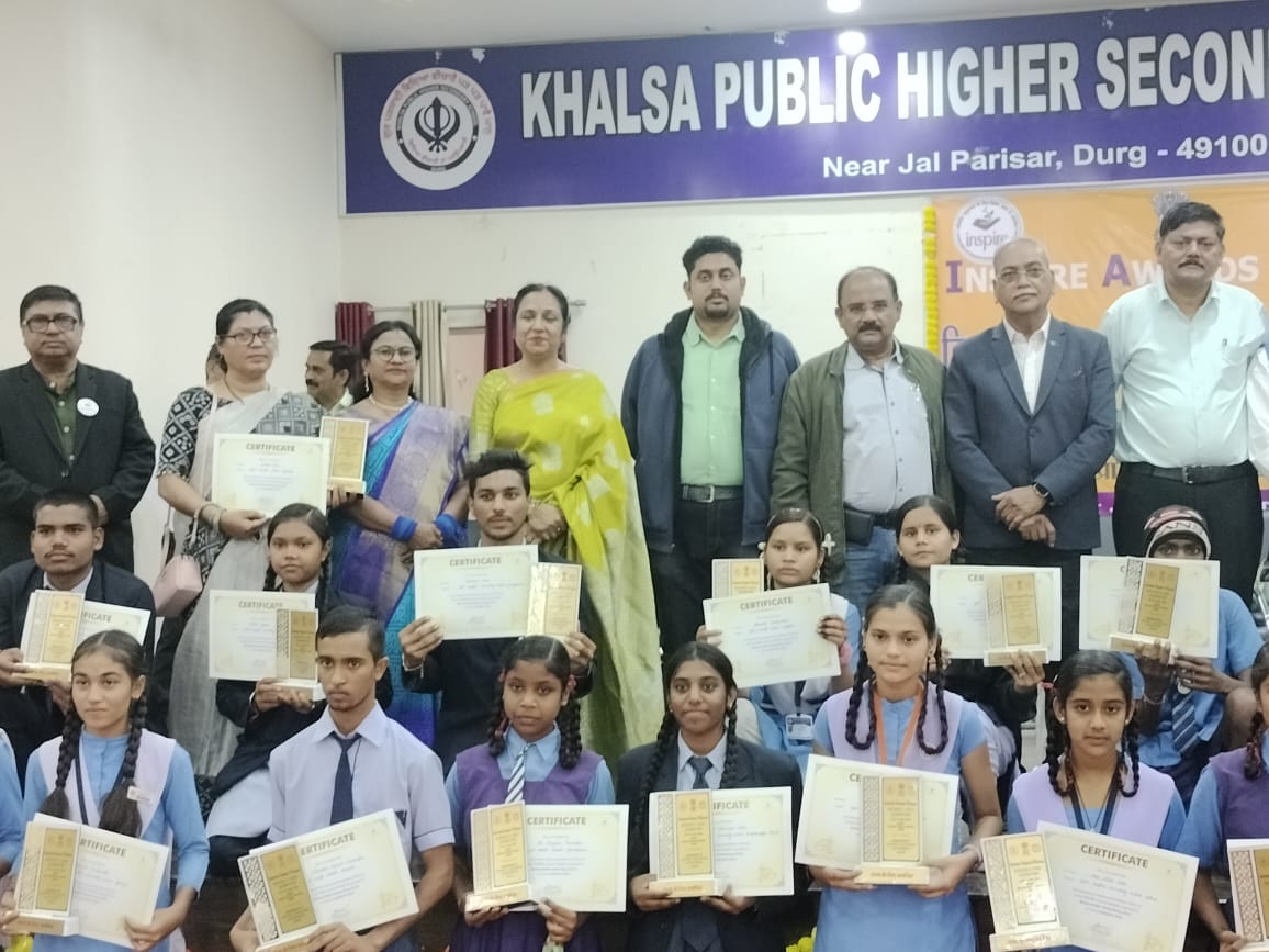 नवाचारी माडल प्रदर्शनी में विद्यार्थियों ने दिखाई प्रतिभा नवाचारी माडल प्रदर्शनी में विद्यार्थियों ने दिखाई प्रतिभा