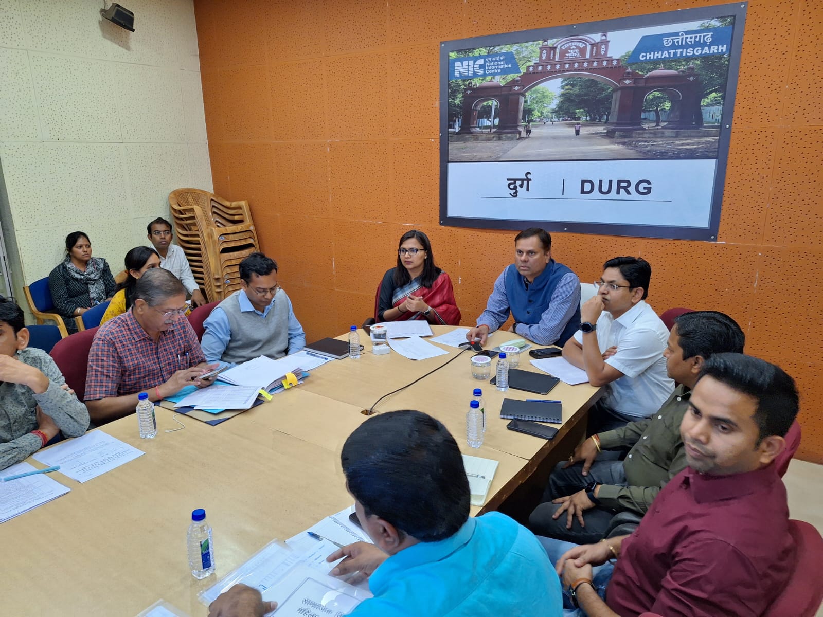 मुख्य सचिव अमिताभ जैन ने वीडियो कॉन्फ्रेंसिंग से महतारी वंदन योजना और पीएम विश्वकर्मा योजना के क्रियान्वयन के संबंध में की चर्चा मुख्य सचिव अमिताभ जैन ने वीडियो कॉन्फ्रेंसिंग से महतारी वंदन योजना और पीएम विश्वकर्मा योजना के क्रियान्वयन के संबंध में की चर्चा