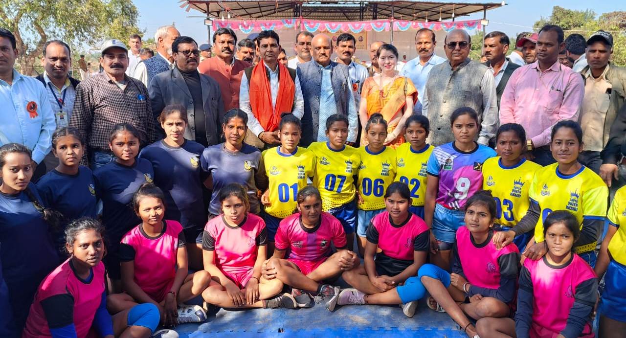 खेलों के विकास के लिए राज्य सरकार प्रतिबद्ध - मंत्री श्री वर्मा खेलों के विकास के लिए राज्य सरकार प्रतिबद्ध - मंत्री श्री वर्मा