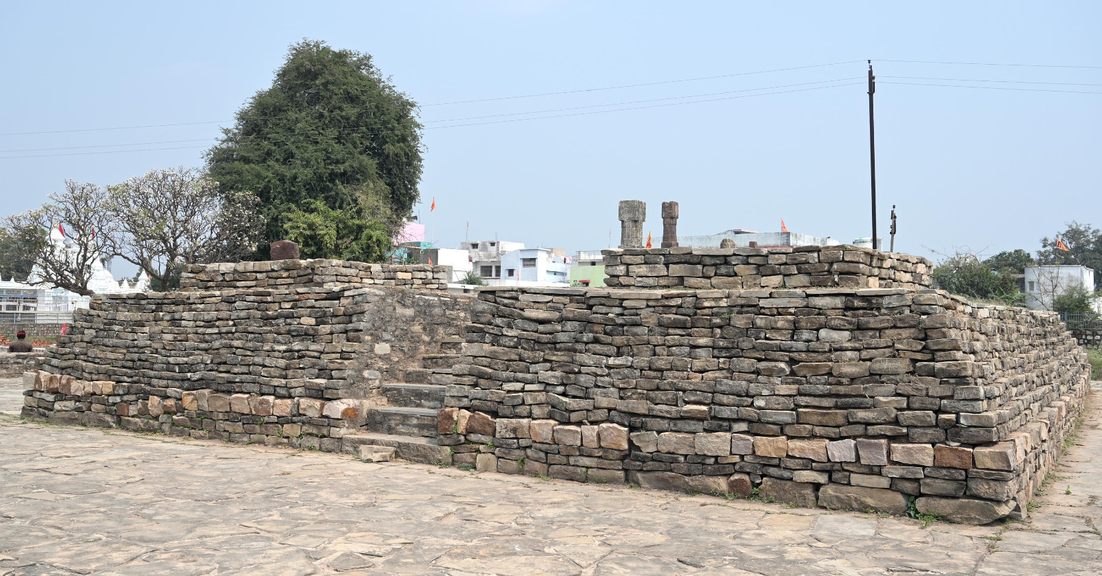 सीताबाड़ी में खुदाई के दौरान मिला था ढाई हजार साल पुराना कुआं सीताबाड़ी में खुदाई के दौरान मिला था ढाई हजार साल पुराना कुआं