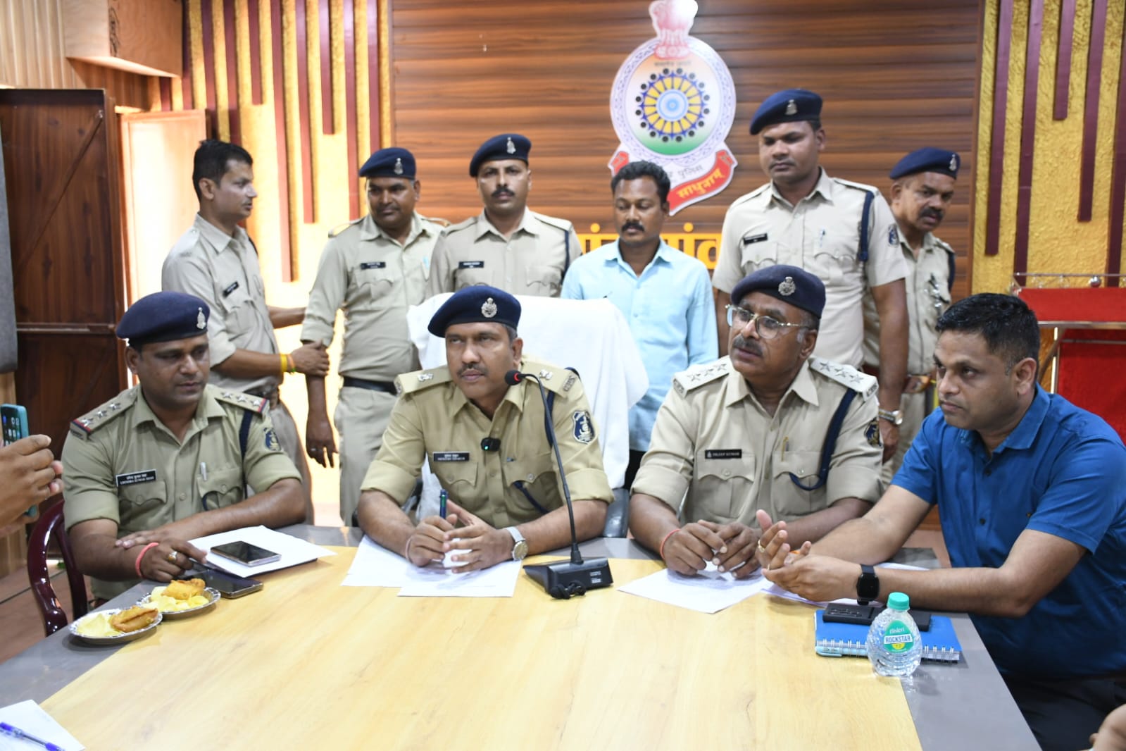 डोंगरगांव पुलिस को हत्या के मामले मे मिली बड़ी सफलता, गांव का बिजली मिस्त्री ही निकला आरोपी डोंगरगांव पुलिस को हत्या के मामले मे मिली बड़ी सफलता, गांव का बिजली मिस्त्री ही निकला आरोपी